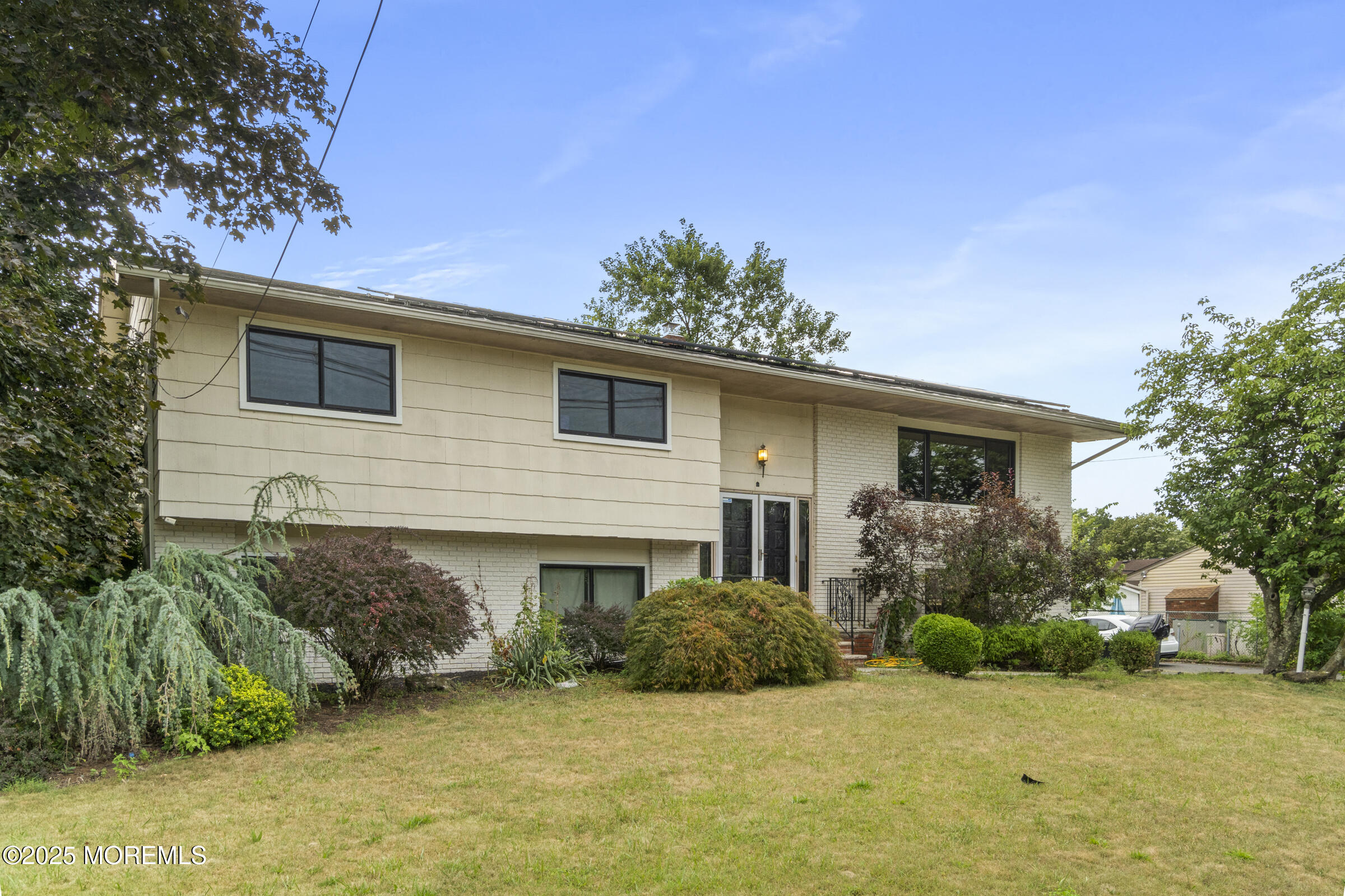 Piscataway Twp, New Jersey, 08854, United States, 5 Bedrooms Bedrooms, ,3 BathroomsBathrooms,Residential,For Sale,1983952