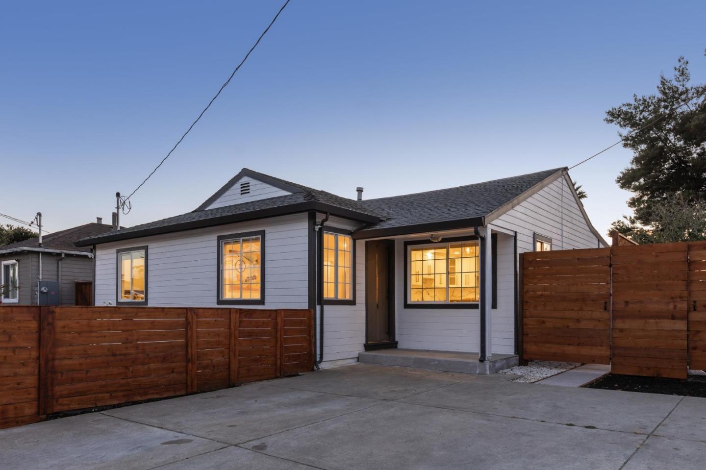 East Palo Alto, California, 94303, United States, 3 Bedrooms Bedrooms, ,2 BathroomsBathrooms,Residential,For Sale,1947382