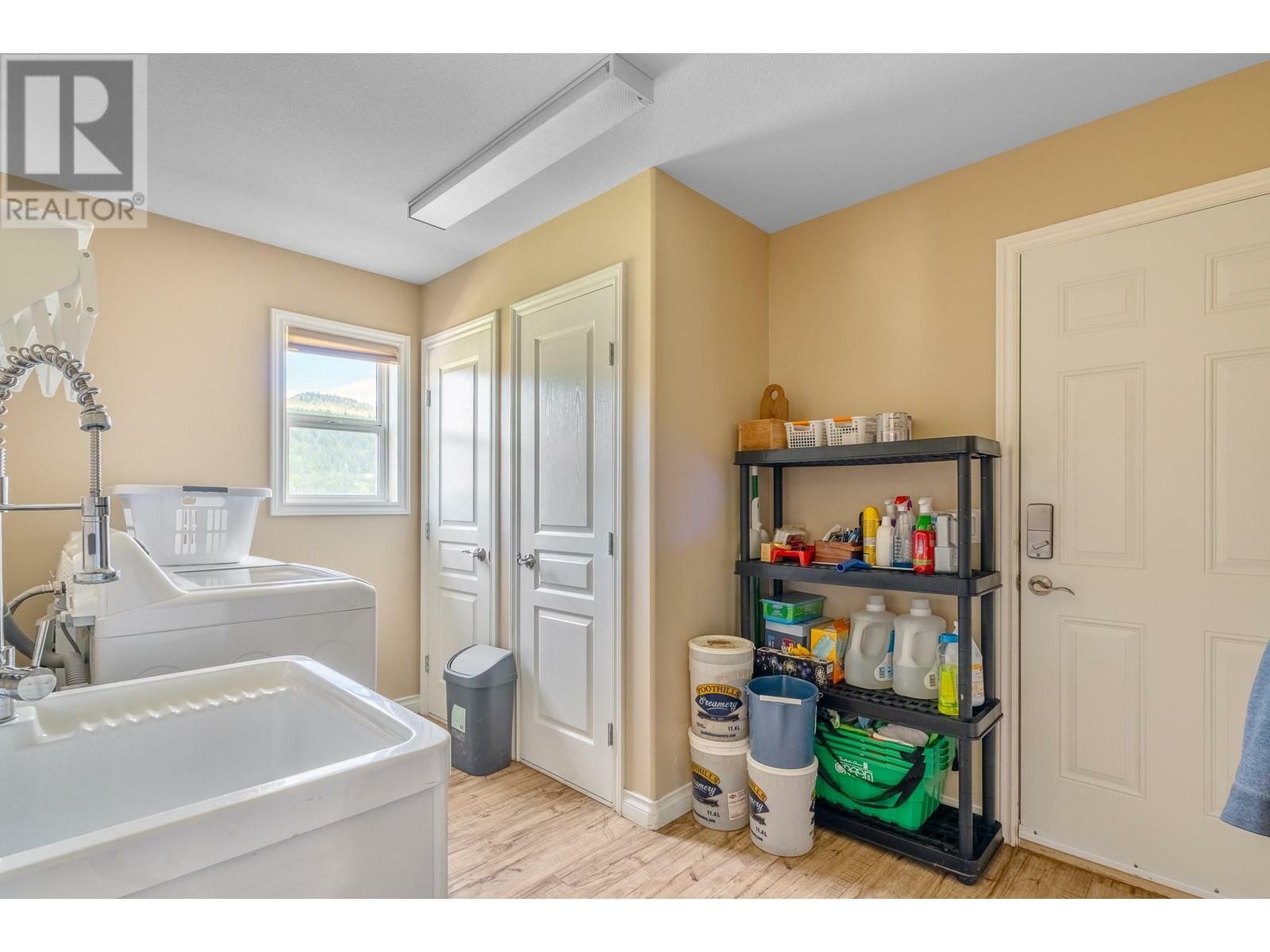 GRINDROD, British Columbia, V0E 1Y0, CA, 3 Bedrooms Bedrooms, ,2 BathroomsBathrooms,Residential,For Sale,1838949