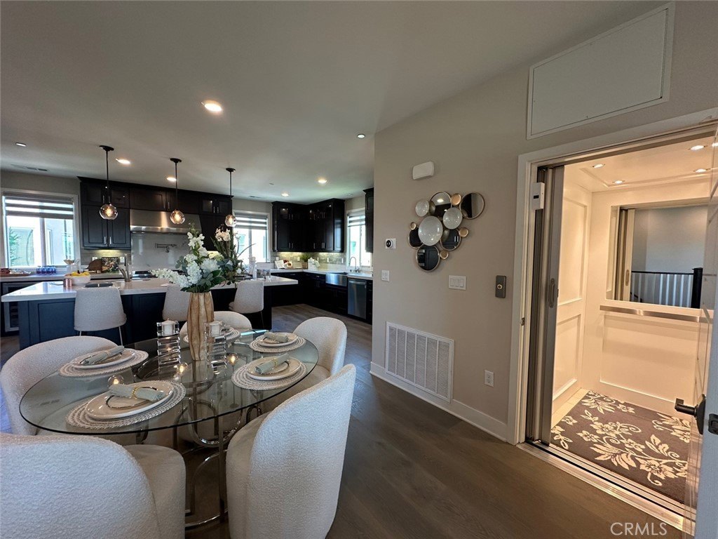 Irvine, California, 92618, United States, 3 Bedrooms Bedrooms, ,4 BathroomsBathrooms,Residential,For Sale,1987840