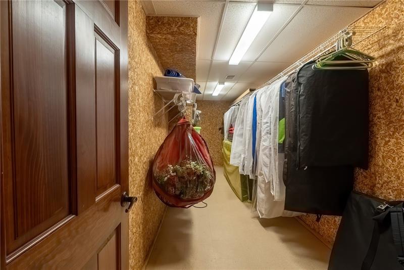 Finleyville, Pennsylvania, 15332, United States, 4 Bedrooms Bedrooms, ,4 BathroomsBathrooms,Residential,For Sale,1985685