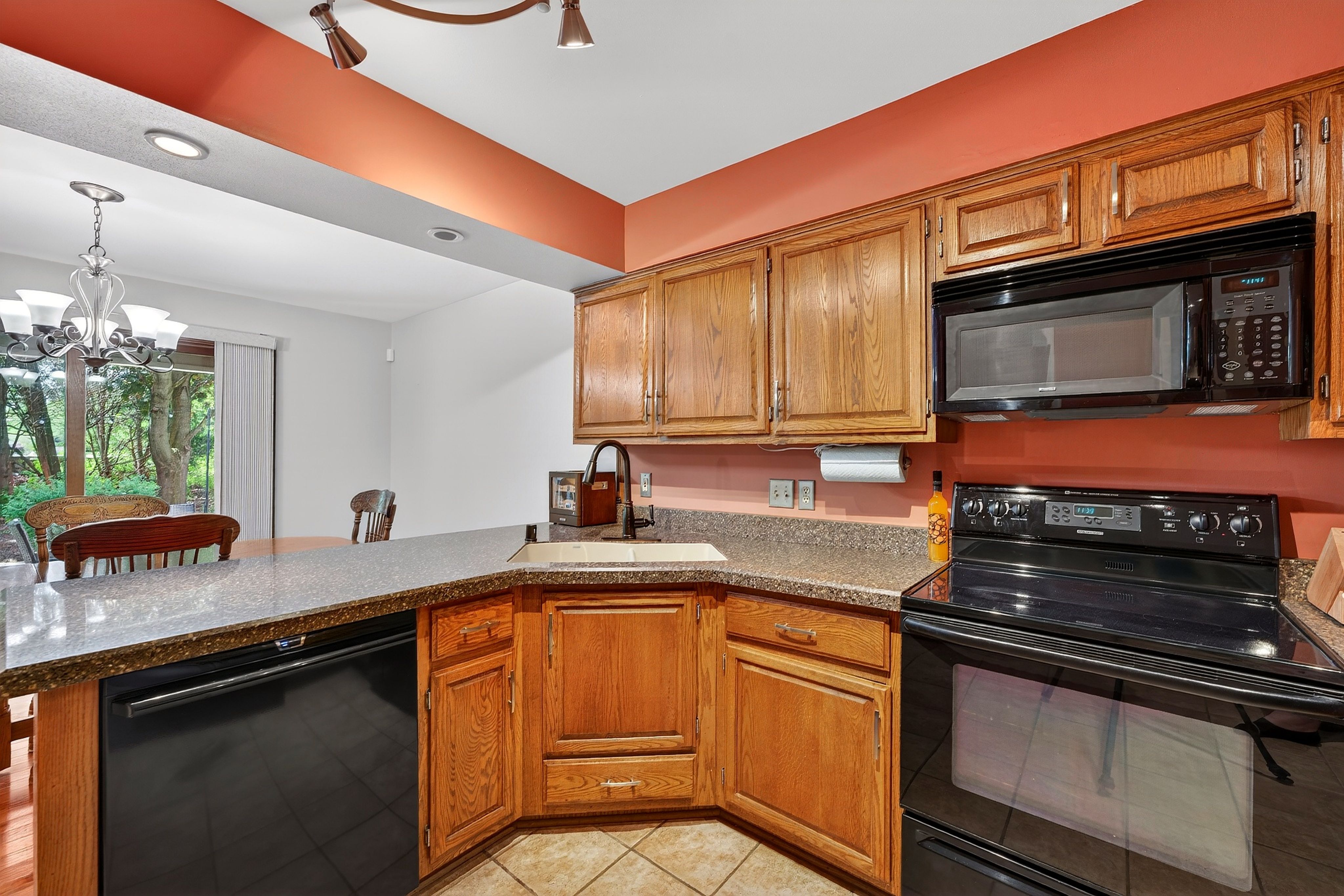  Three Bedroom Condo in Pewaukee - 物件實景