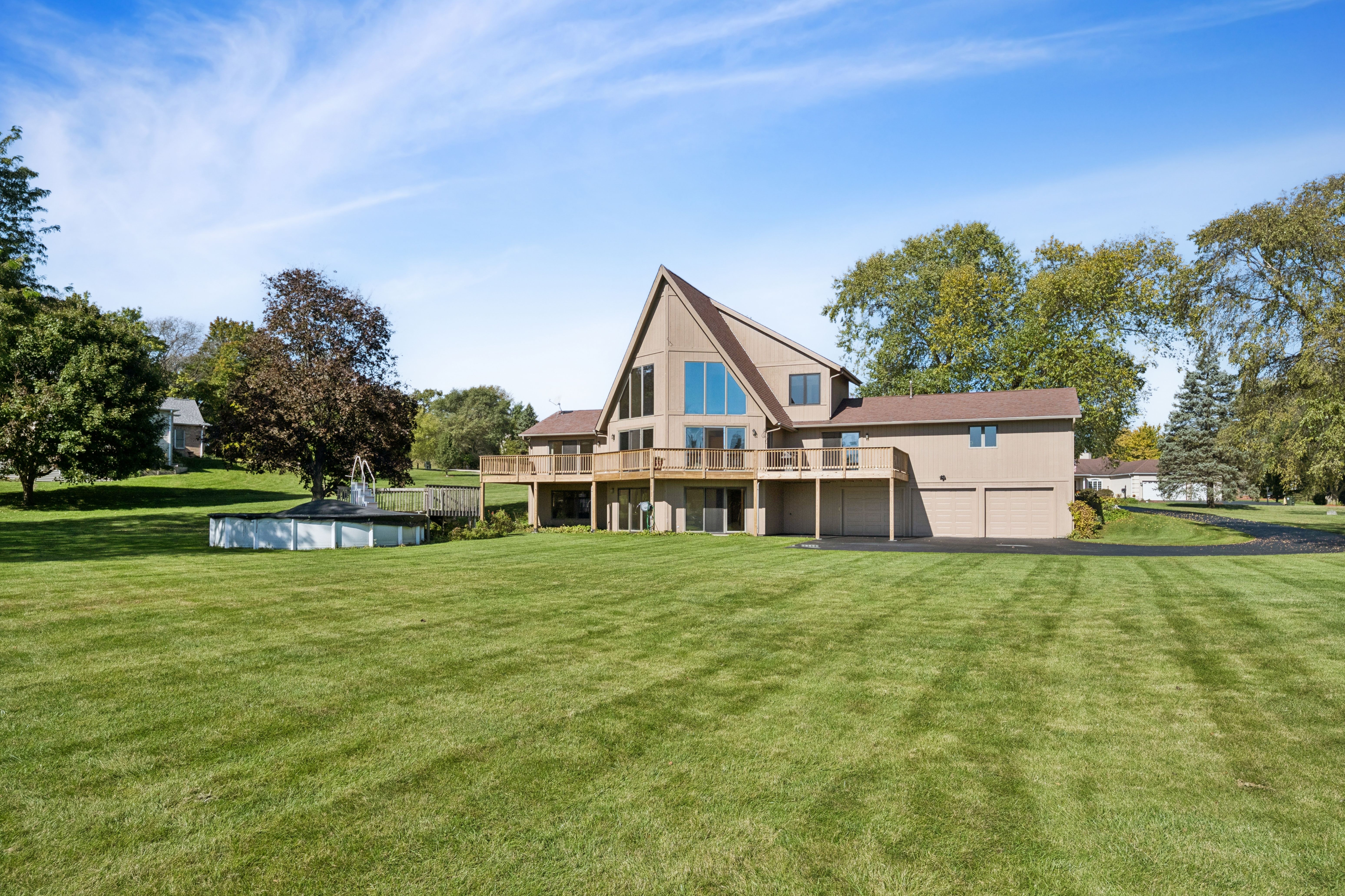  Magnificent Custom Built Home on a Quiet Lake - 物件實景