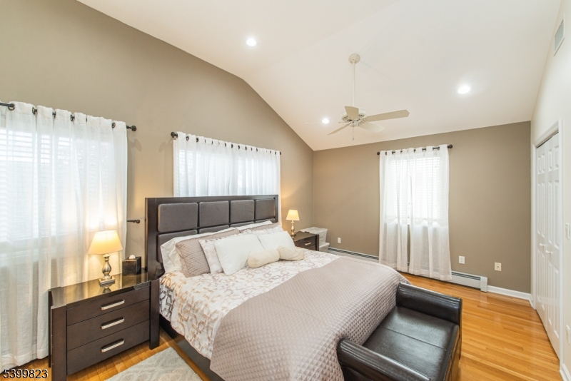 Clifton City, New Jersey, 07013, United States, 5 Bedrooms Bedrooms, ,4 BathroomsBathrooms,Residential,For Sale,2001932