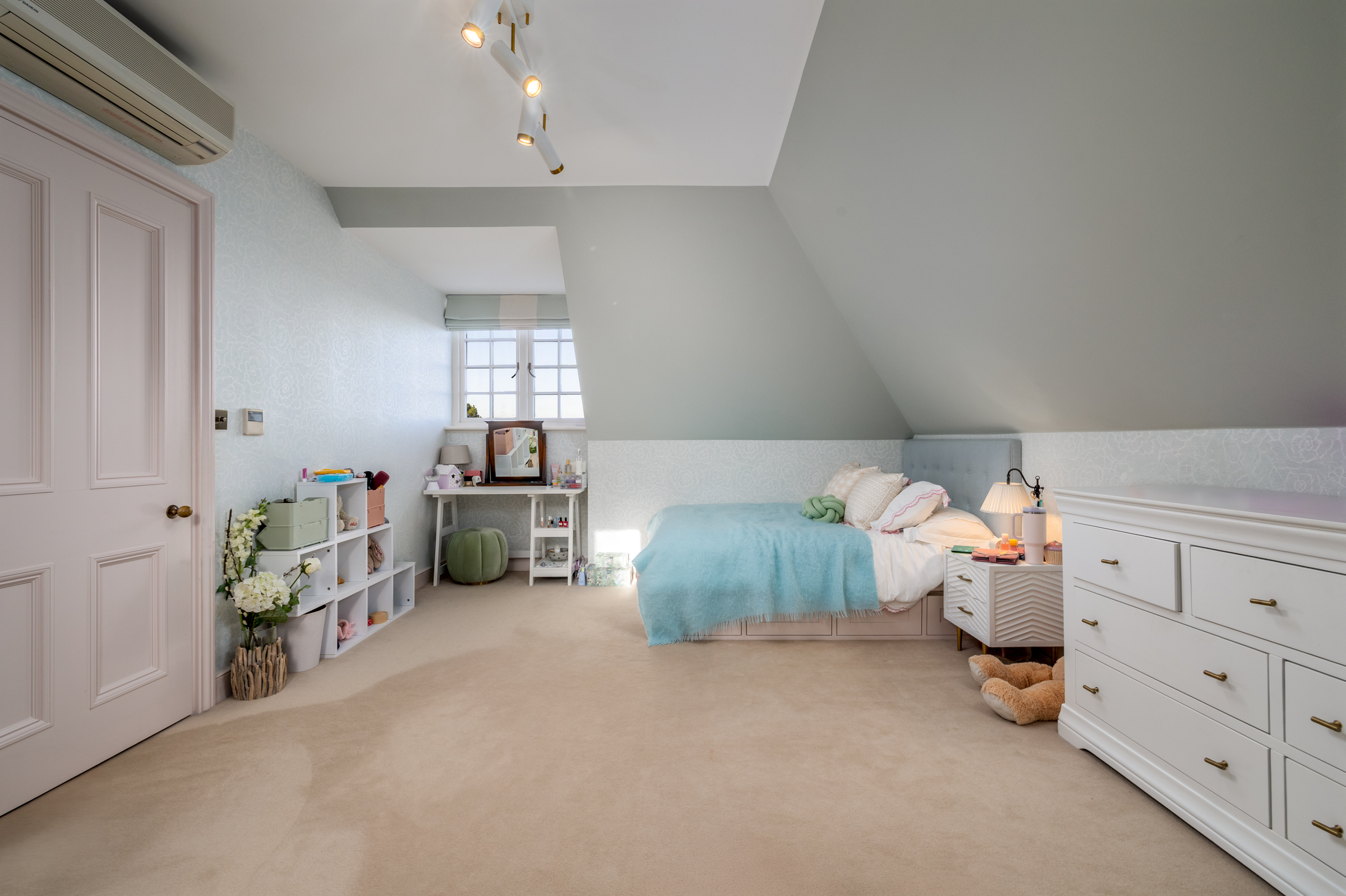  A six-bedroom Wimbledon Village house with far-reaching views and large garden - 物件實景