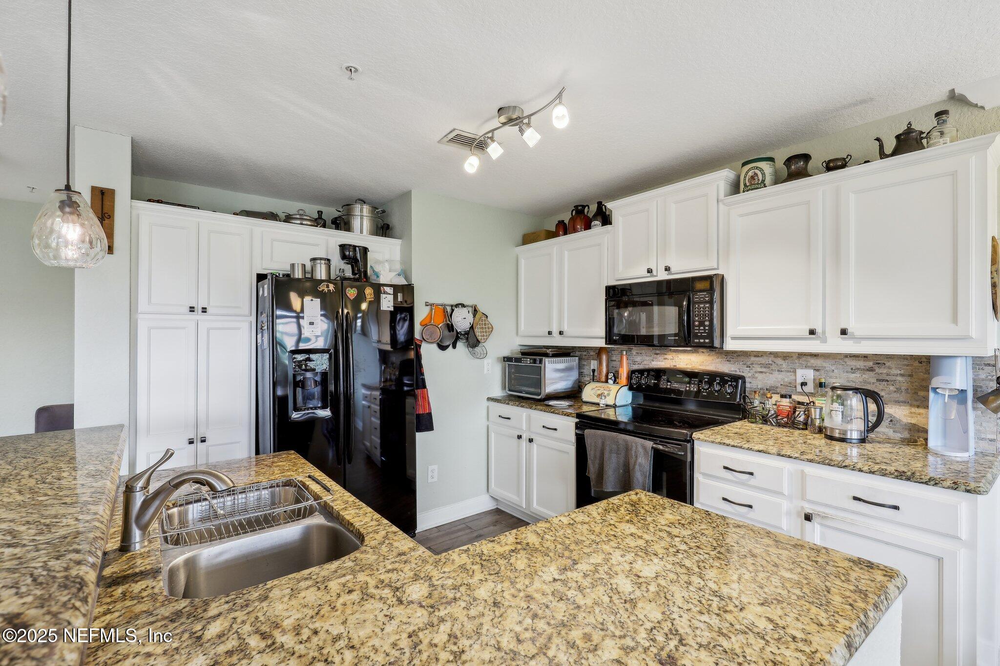 Jacksonville Beach, Florida, 32250, United States, 3 Bedrooms Bedrooms, ,2 BathroomsBathrooms,Residential,For Sale,1924943