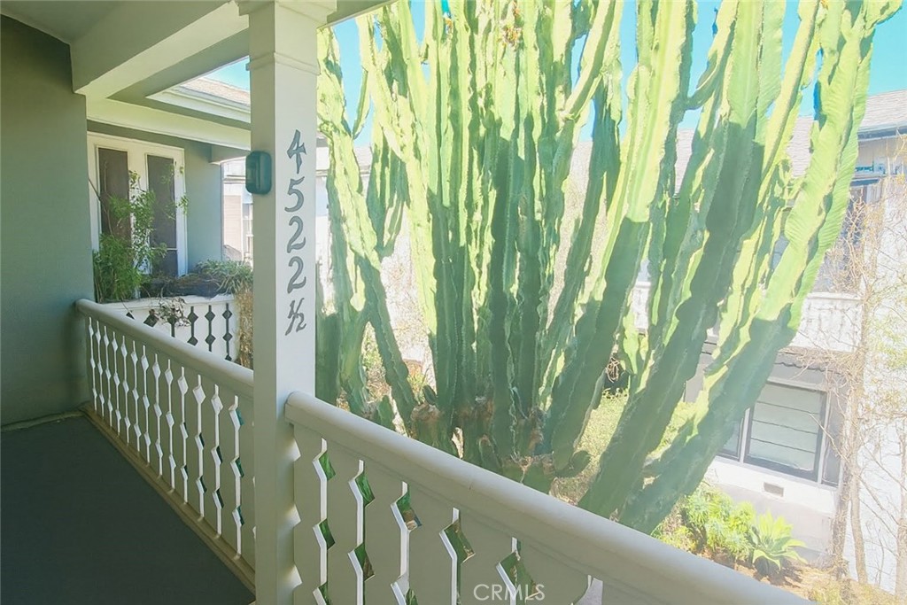 Los Angeles, California, 90019, United States, ,Residential,For Sale,1905705