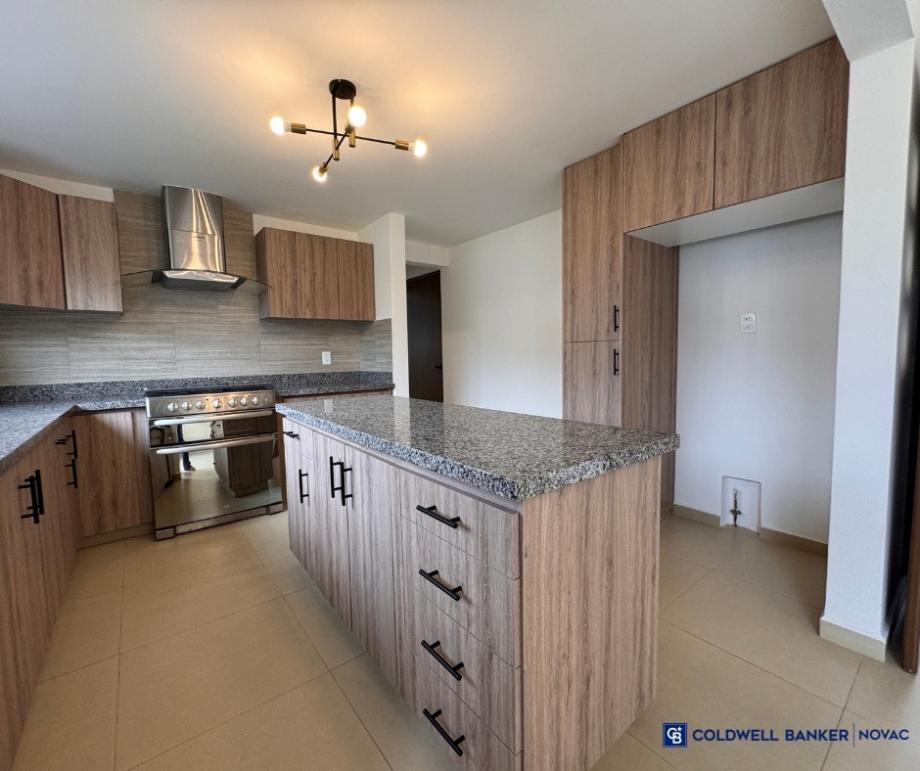 Atizapán de Zaragoza, Estado de méxico, 52936, Mexico, 4 Bedrooms Bedrooms, ,4 BathroomsBathrooms,Residential,For Sale,1770960