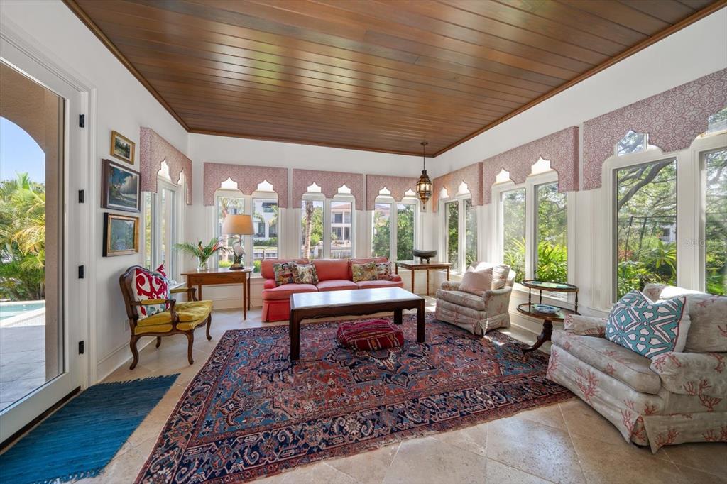 Tampa, Florida, 33606, United States, 5 Bedrooms Bedrooms, ,4 BathroomsBathrooms,Residential,For Sale,1827015