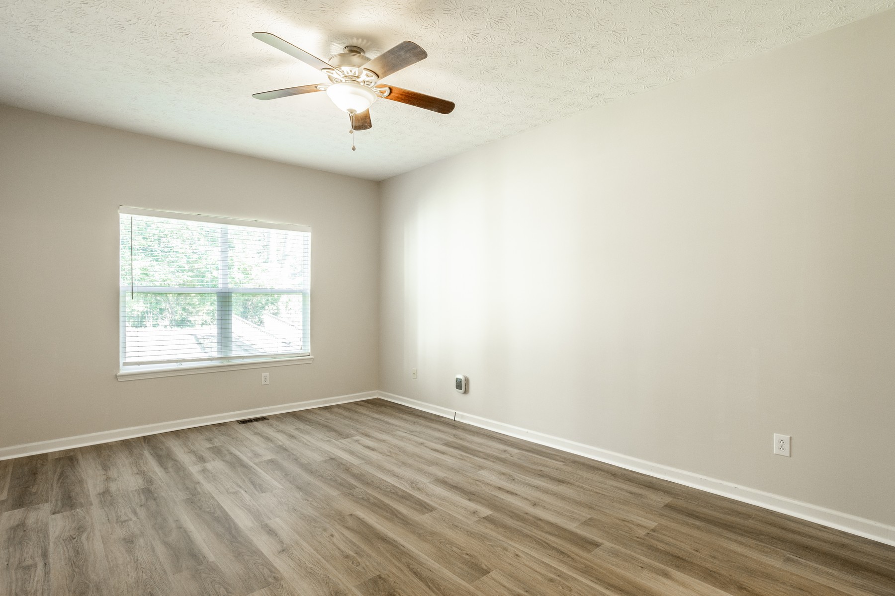  Inviting 3 Bedroom Home Located in Quiet Cul-De-Sacmary - 物件實景