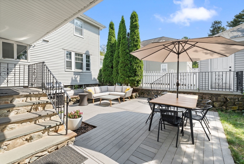 Stoneham, Massachusetts, 02180, United States, 3 Bedrooms Bedrooms, ,2 BathroomsBathrooms,Residential,For Sale,1939949