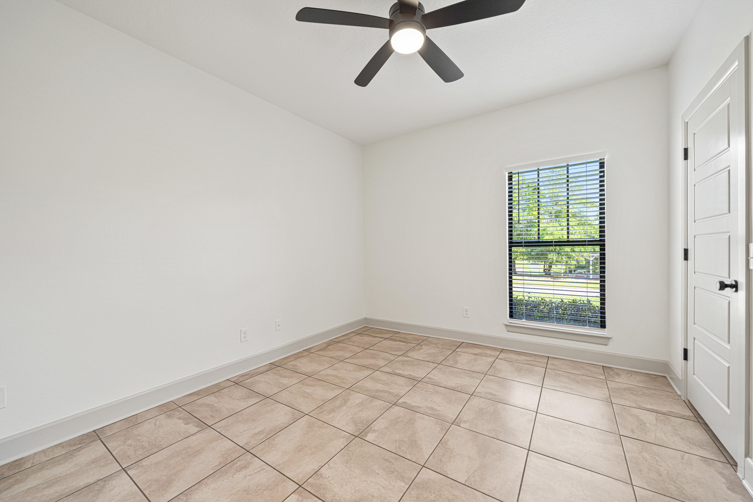 Crestview, Florida, 32536, United States, 5 Bedrooms Bedrooms, ,5 BathroomsBathrooms,Residential,For Sale,1906296