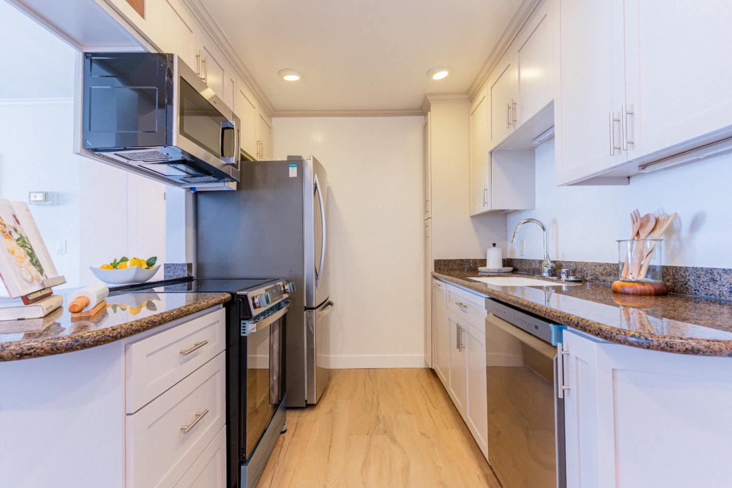 Mountain View, California, 94040, United States, 2 Bedrooms Bedrooms, ,2 BathroomsBathrooms,Residential,For Sale,1988122