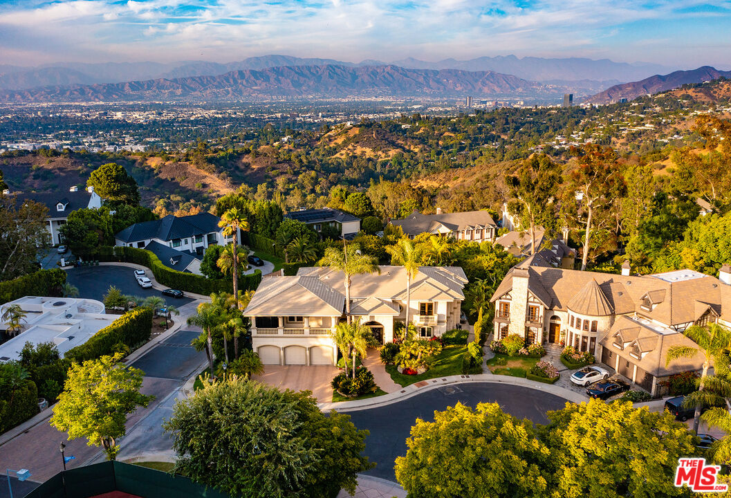 Beverly Hills, California, 90210, United States, 4 Bedrooms Bedrooms, ,5 BathroomsBathrooms,Residential,For Sale,1919871