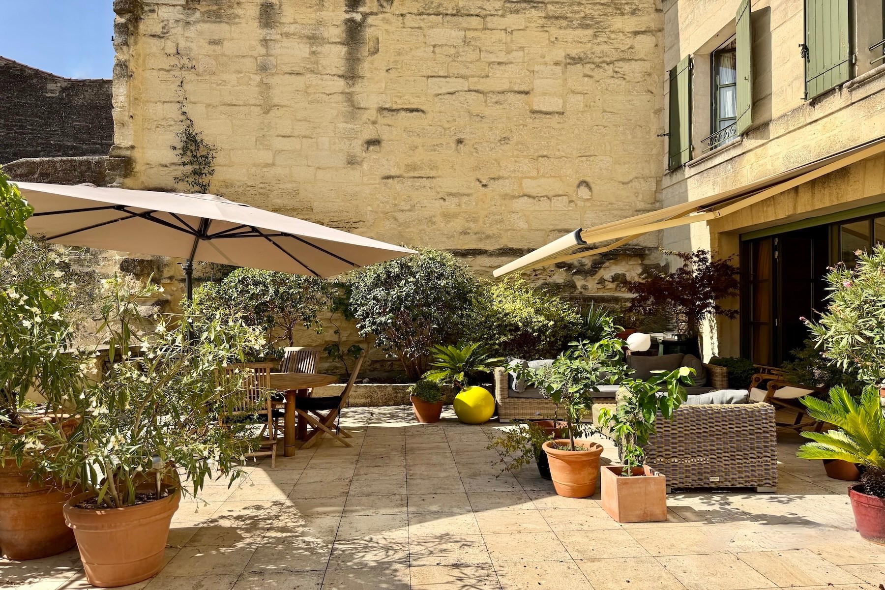  Exceptional Apartment with Garden Terrace in a Historic Mansion in Uzès - 物件實景