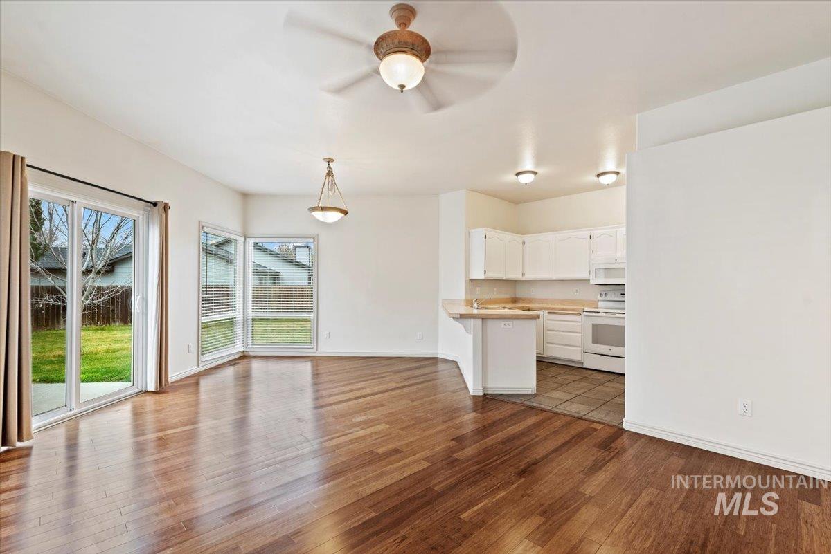 Boise, Idaho, 83716, United States, 3 Bedrooms Bedrooms, ,2 BathroomsBathrooms,Residential,For Sale,1995965