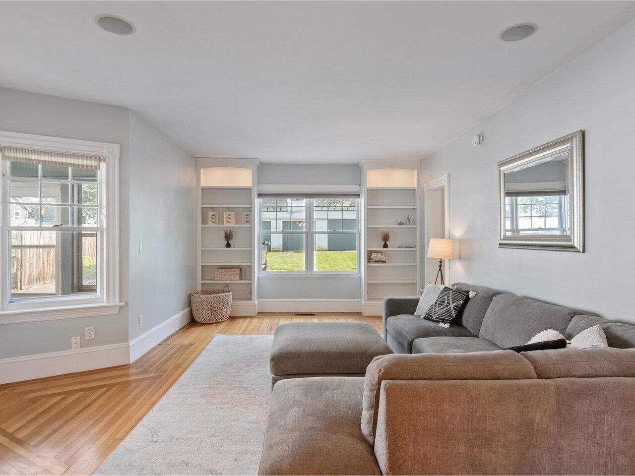 Burlington, Vermont, 05401, United States, 5 Bedrooms Bedrooms, ,2 BathroomsBathrooms,Residential,For Sale,1862244