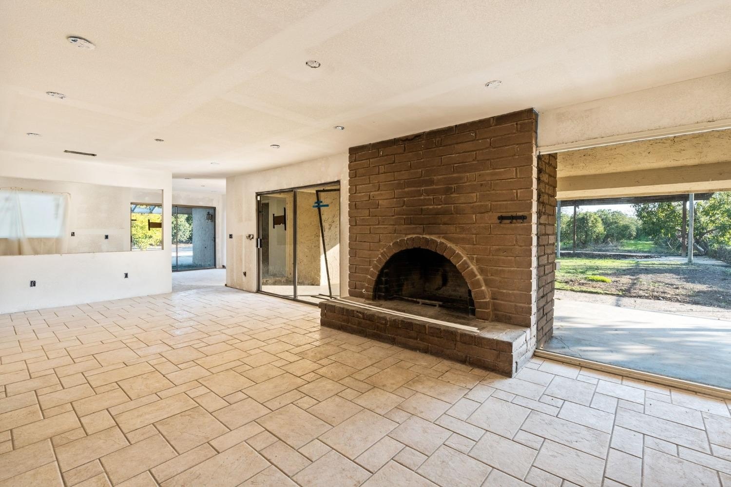 Sanger, California, 93657, United States, 4 Bedrooms Bedrooms, ,3 BathroomsBathrooms,Residential,For Sale,1977969