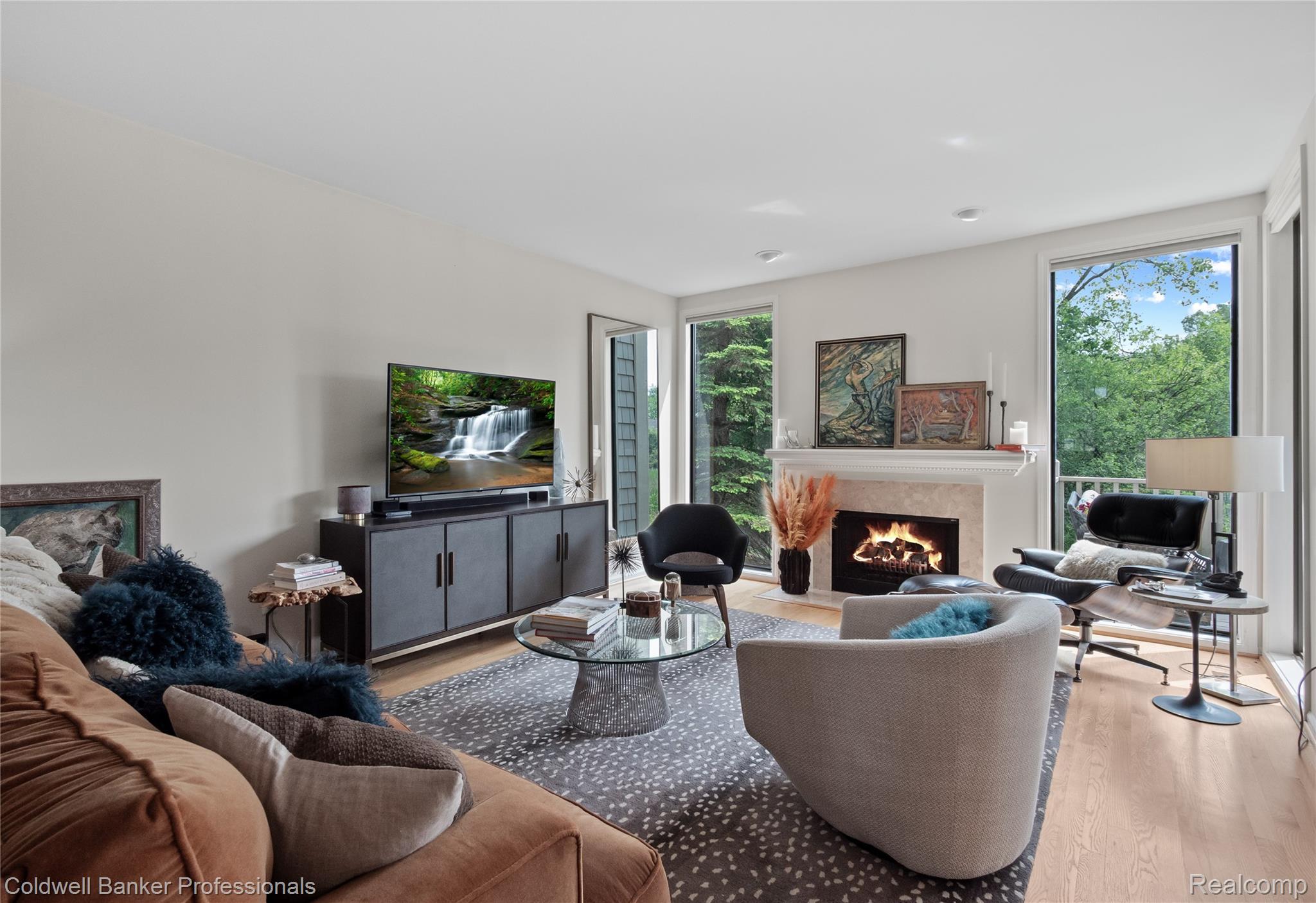 BloomfieldHills, Michigan, 48304, United States, 2 Bedrooms Bedrooms, ,4 BathroomsBathrooms,Residential,For Sale,1896256