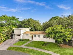 North Miami Beach, Florida, 33179, United States, 4 Bedrooms Bedrooms, ,2 BathroomsBathrooms,Residential,For Sale,1988572