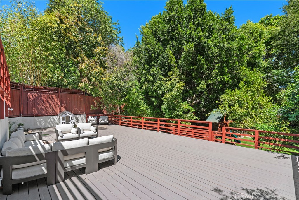 Los Angeles, California, 90046, United States, 3 Bedrooms Bedrooms, ,4 BathroomsBathrooms,Residential,For Sale,1817494