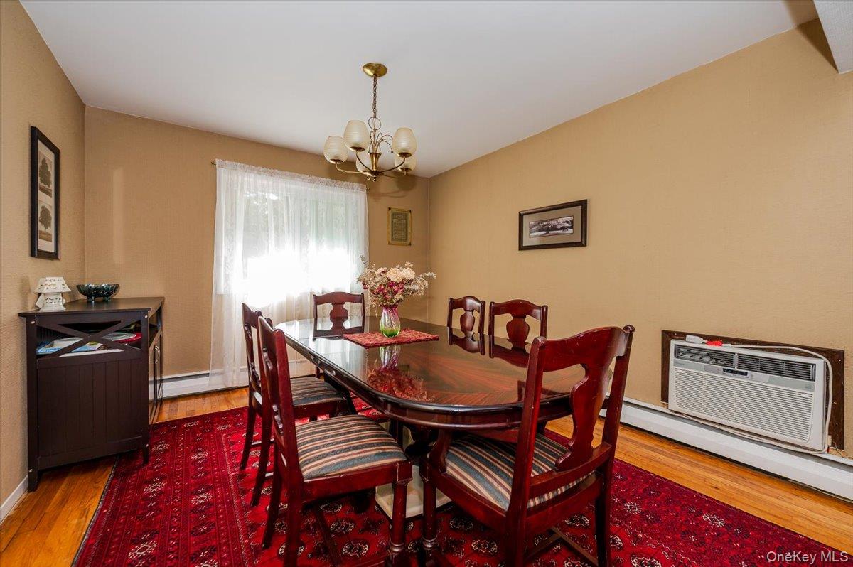 Dix Hills, New York, 11746, United States, 5 Bedrooms Bedrooms, ,3 BathroomsBathrooms,Residential,For Sale,1941018