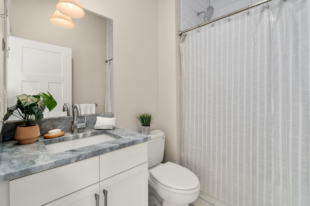 Somerville, Massachusetts, 02143, United States, 2 Bedrooms Bedrooms, ,2 BathroomsBathrooms,Residential,For Sale,1934181