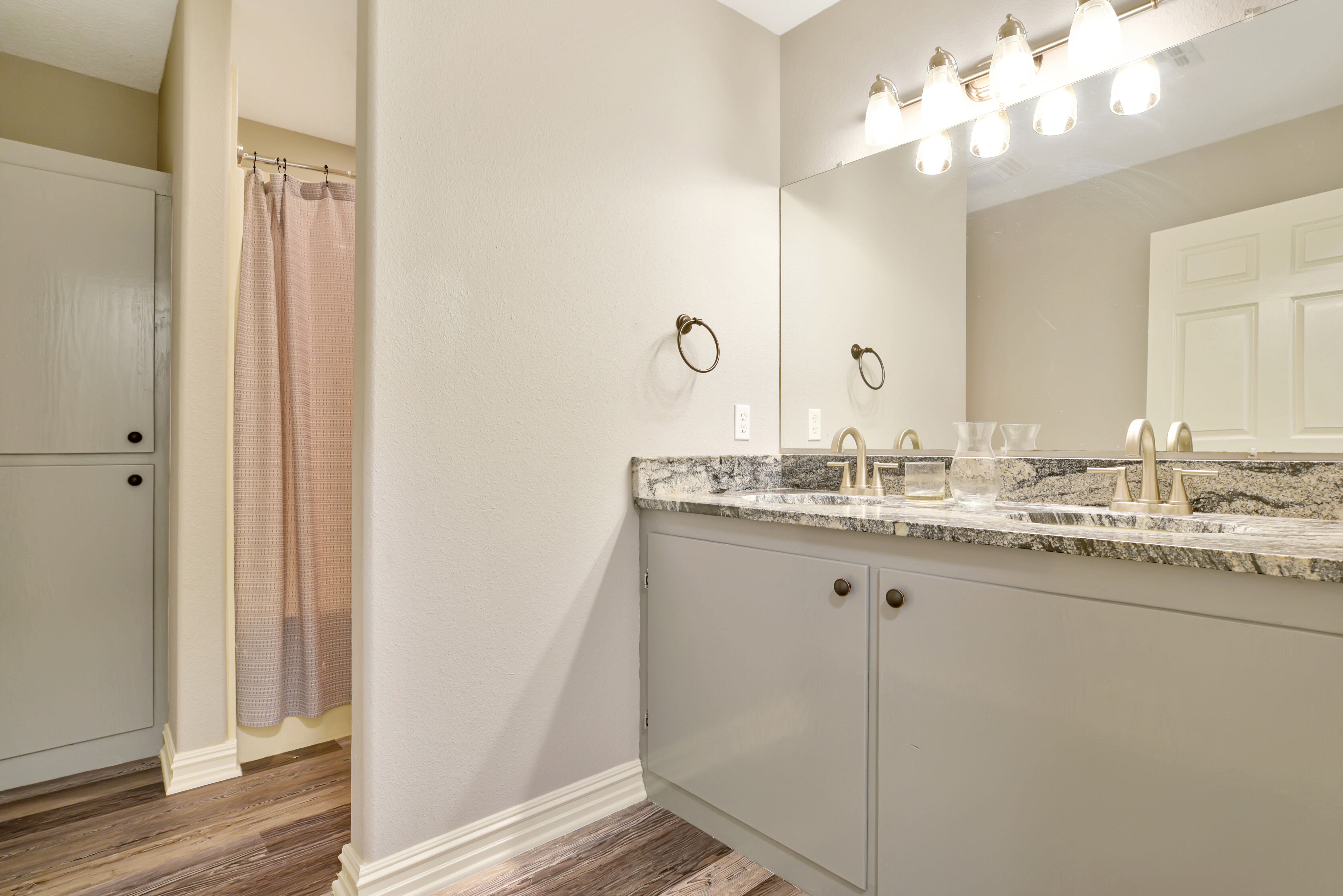 Westlake, Louisiana, 70669, United States, 4 Bedrooms Bedrooms, ,3 BathroomsBathrooms,Residential,For Sale,2001563