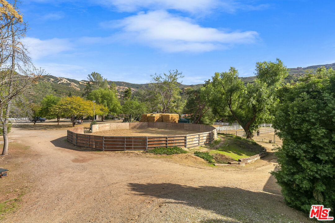 Calabasas, California, 91302, United States, 3 Bedrooms Bedrooms, ,2 BathroomsBathrooms,Residential,For Sale,1723181