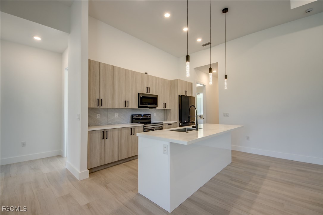 Cape Coral, Florida, 33993, United States, 4 Bedrooms Bedrooms, ,3 BathroomsBathrooms,Residential,For Sale,1983002