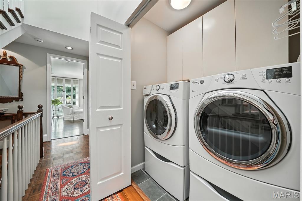 St Louis, Missouri, 63108, United States, 4 Bedrooms Bedrooms, ,5 BathroomsBathrooms,Residential,For Sale,1941664