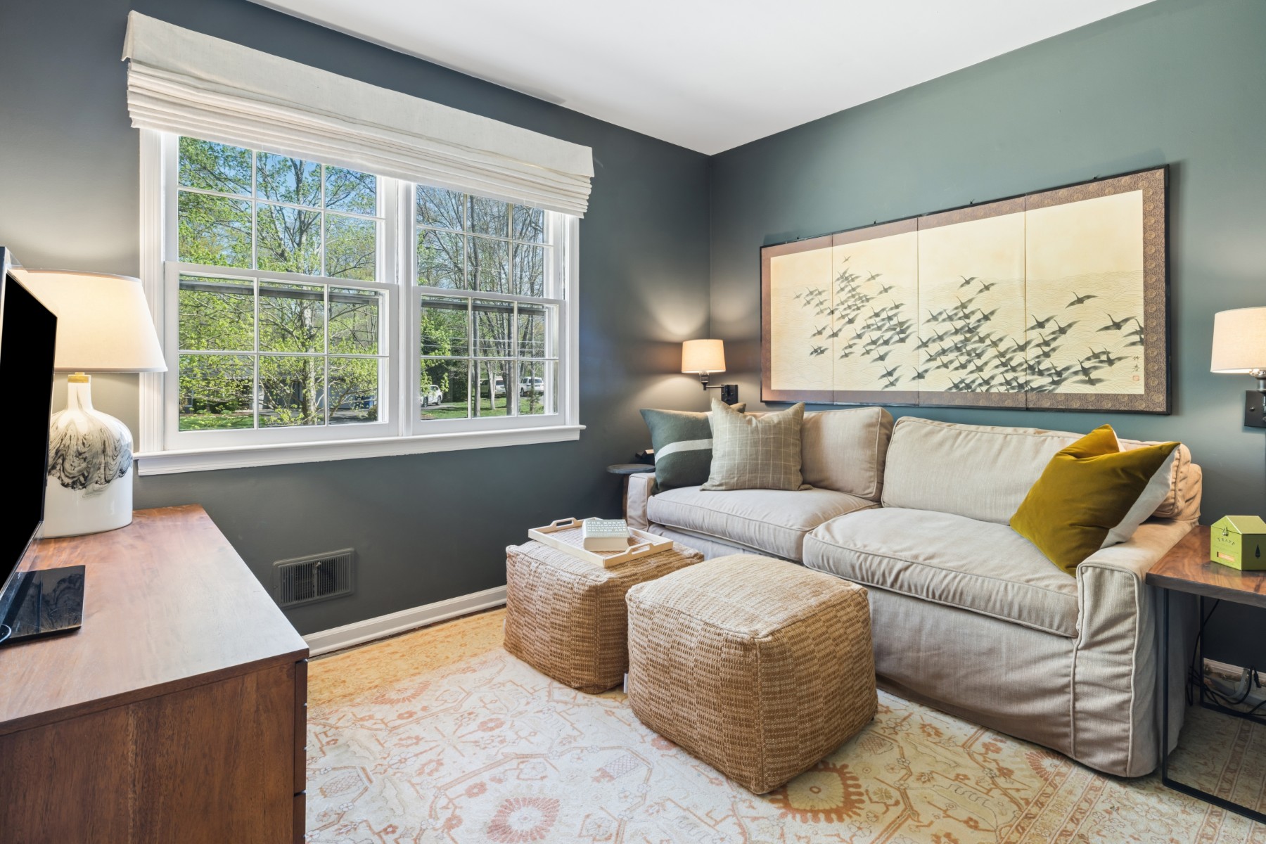  Beautifully Renovated Home with Beautiful Outdoor Setting - 物件實景