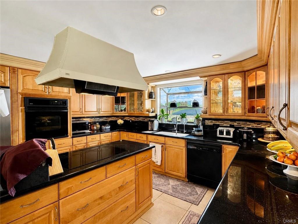 Anaheim, California, 92801, United States, 4 Bedrooms Bedrooms, ,Residential,For Sale,2049399