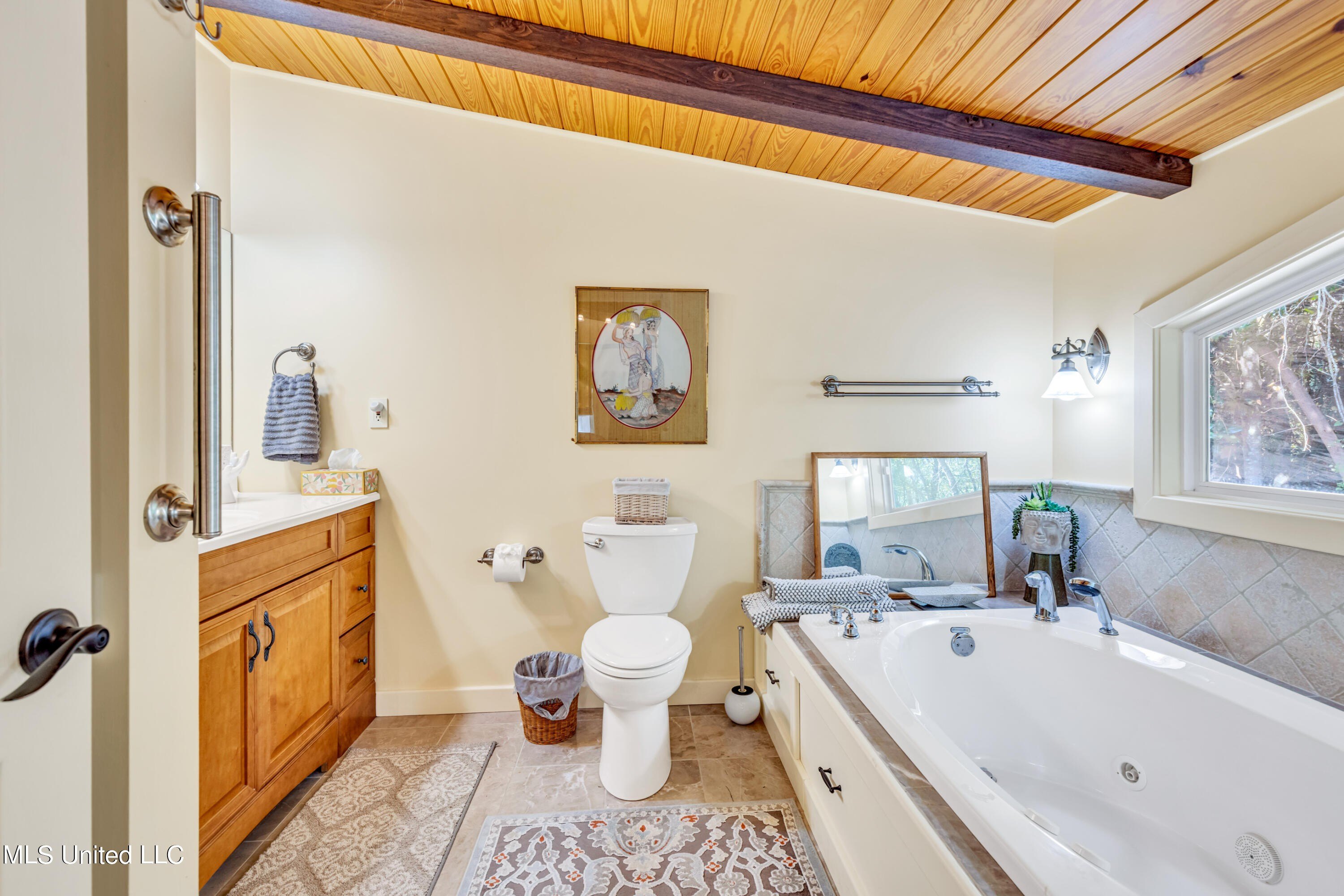 Ocean Springs, Mississippi, 39564, United States, 3 Bedrooms Bedrooms, ,4 BathroomsBathrooms,Residential,For Sale,1942785