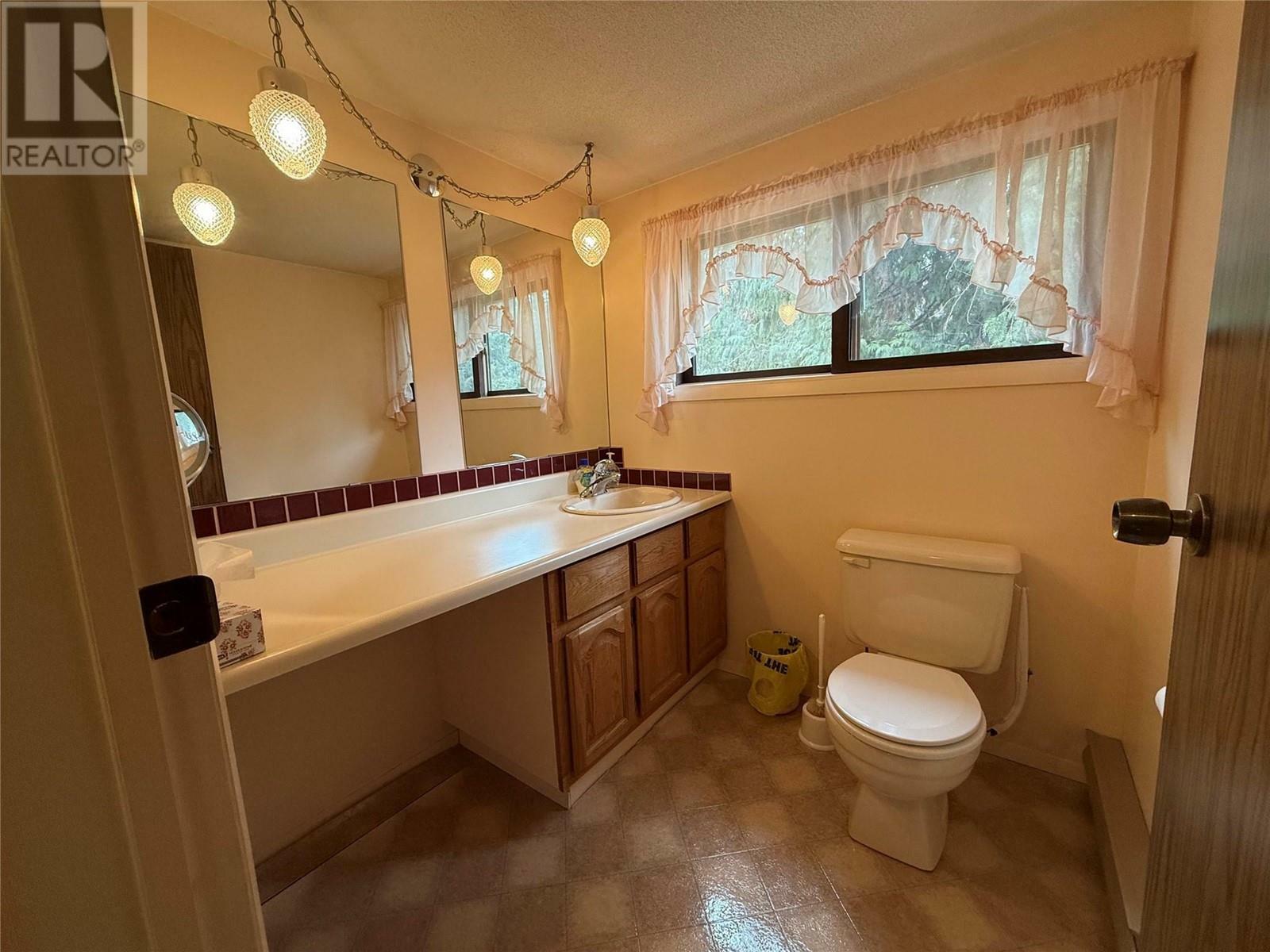 WINLAW, British Columbia, V0G 2J0, CA, 4 Bedrooms Bedrooms, ,1 BathroomBathrooms,Residential,For Sale,1837554