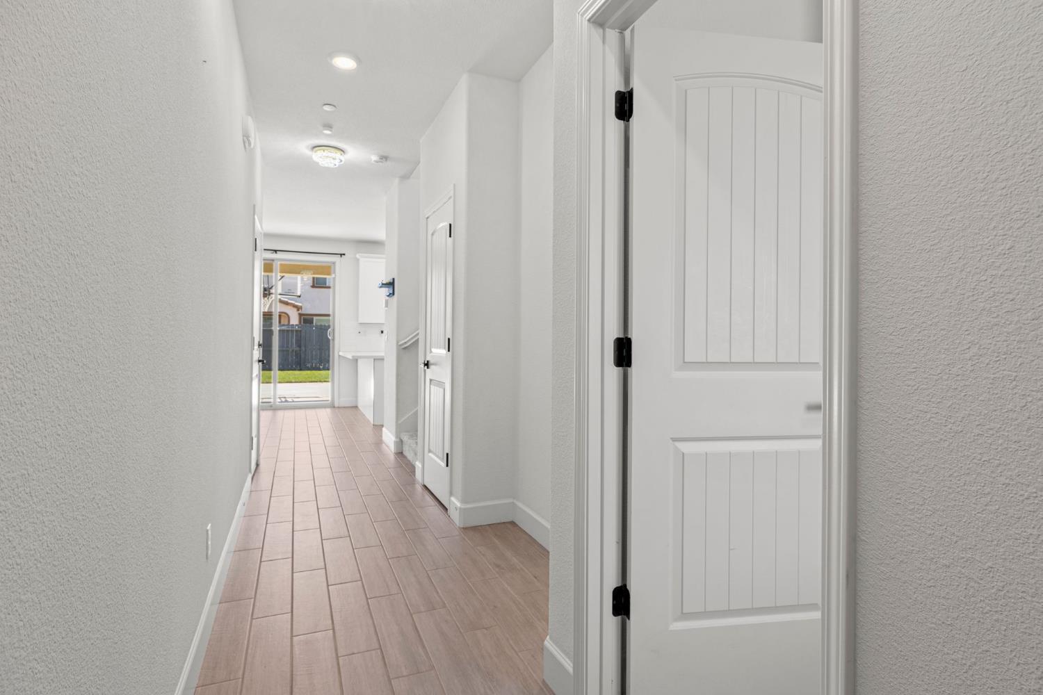 Elk Grove, California, 95757, United States, 4 Bedrooms Bedrooms, ,3 BathroomsBathrooms,Residential,For Sale,1879149
