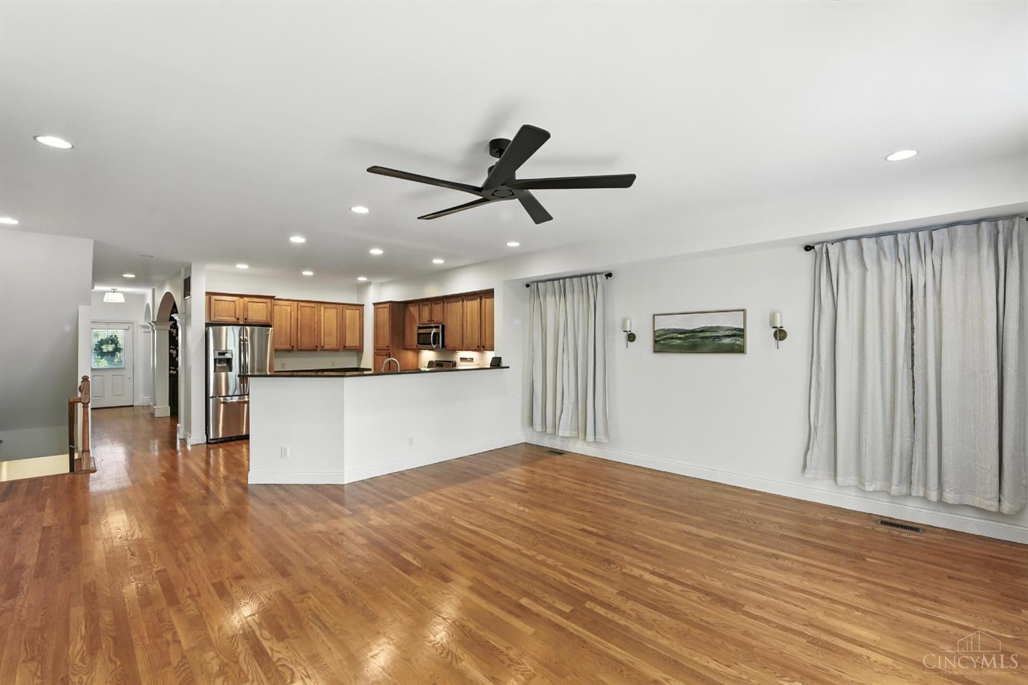 Cincinnati, Ohio, 45226, United States, 3 Bedrooms Bedrooms, ,4 BathroomsBathrooms,Residential,For Sale,1907461