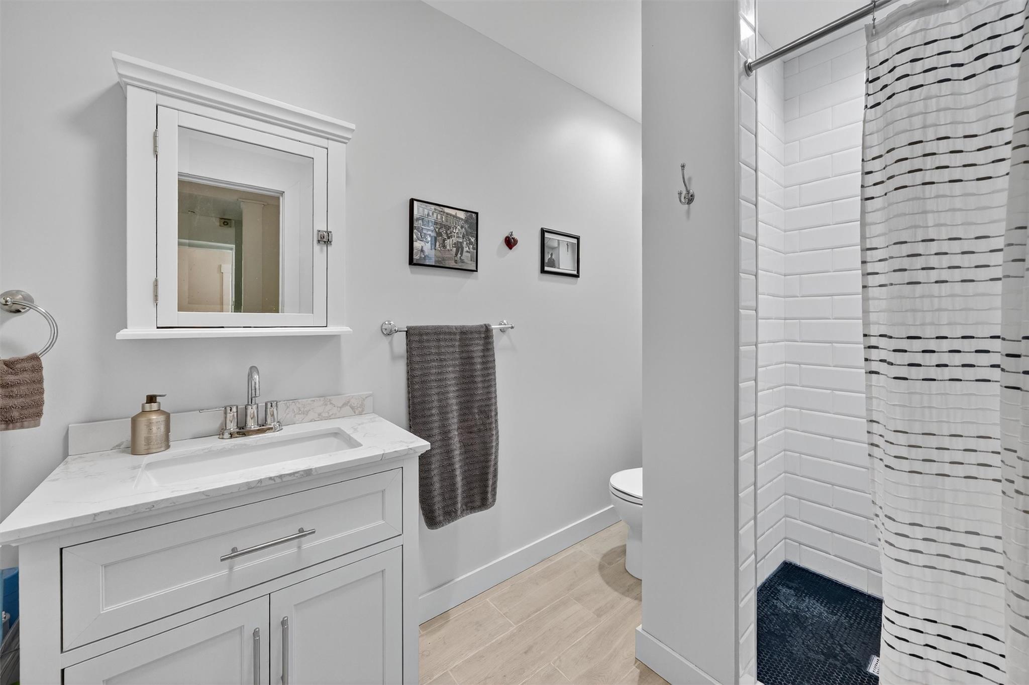Airmont, New York, 10901, United States, 5 Bedrooms Bedrooms, ,3 BathroomsBathrooms,Residential,For Sale,1868827