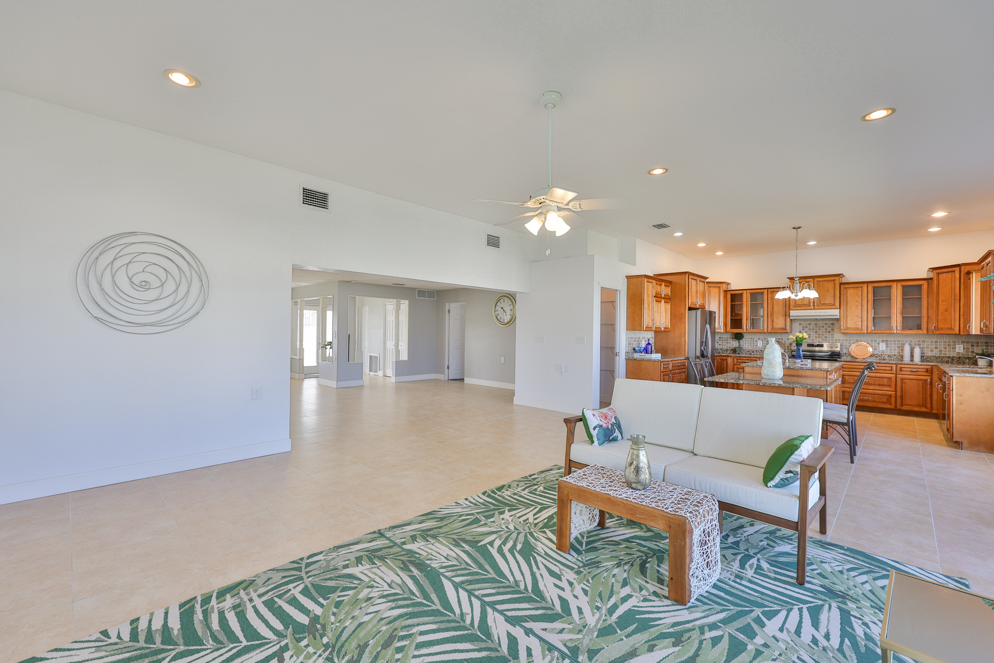 Treasure Island, Florida, 33706, United States, 3 Bedrooms Bedrooms, ,2 BathroomsBathrooms,Residential,For Sale,1982782