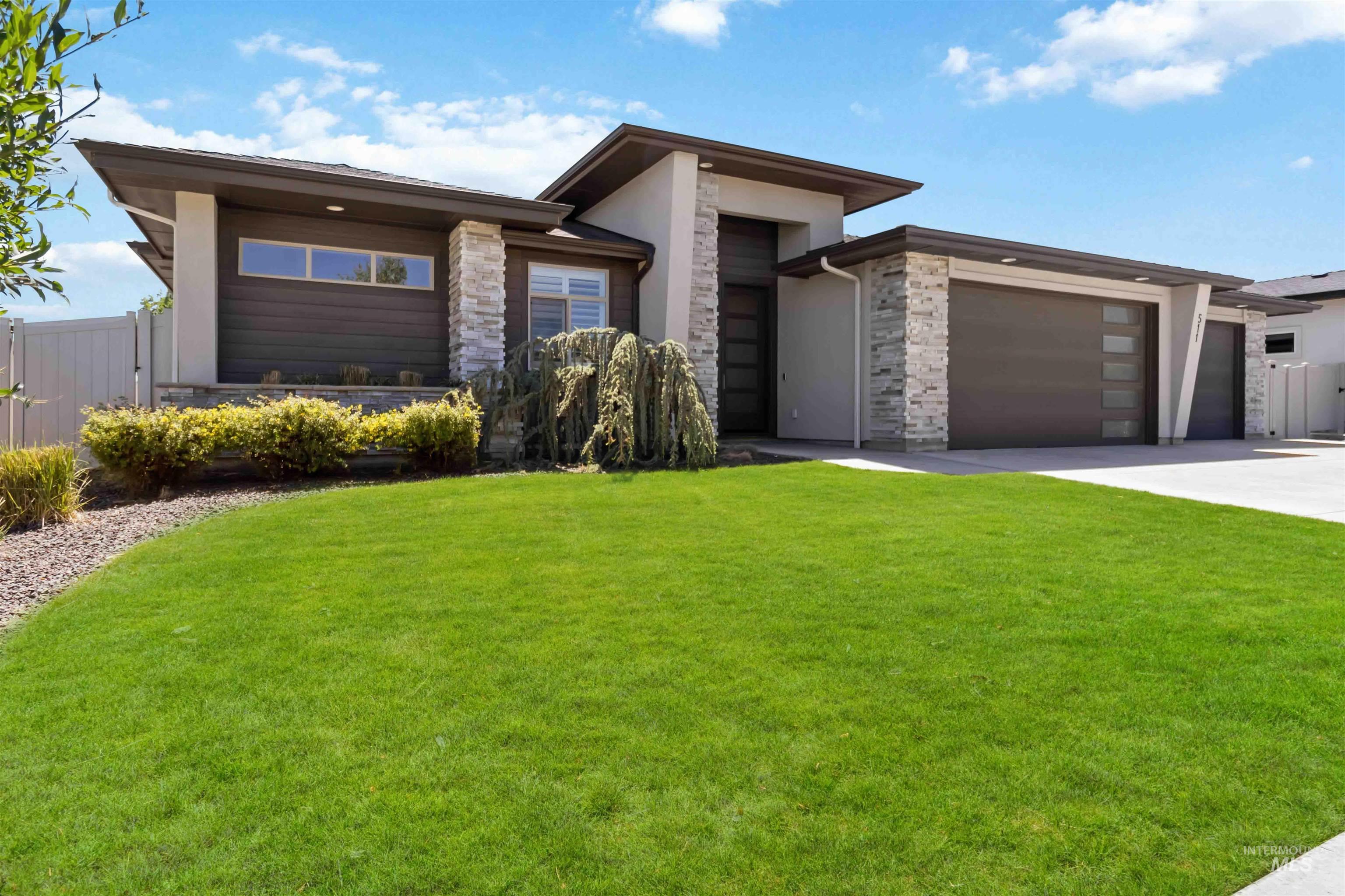 Meridian, Idaho, 83642, United States, 3 Bedrooms Bedrooms, ,3 BathroomsBathrooms,Residential,For Sale,1890290