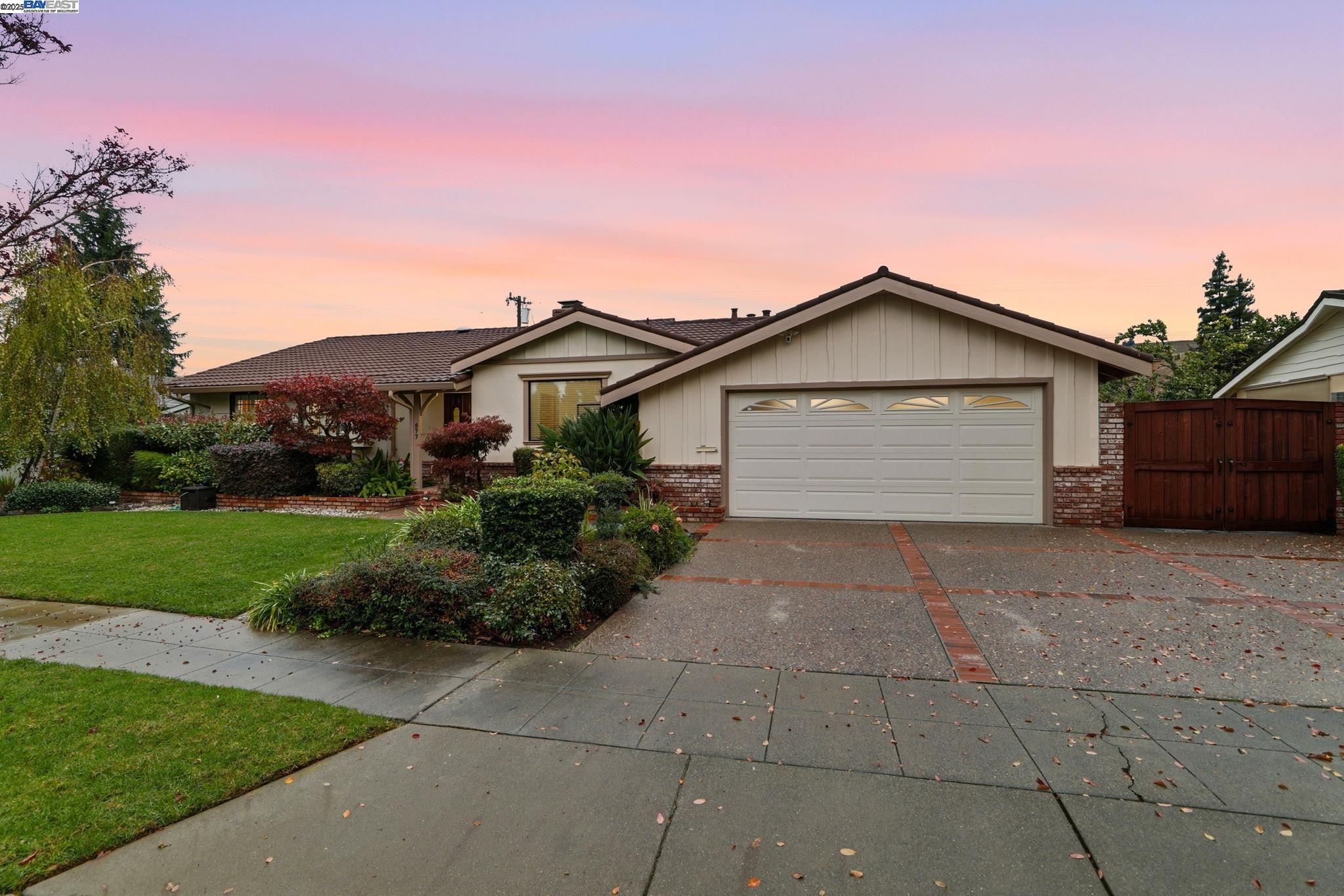 Fremont, California, 94536, United States, 3 Bedrooms Bedrooms, ,2 BathroomsBathrooms,Residential,For Sale,1992910