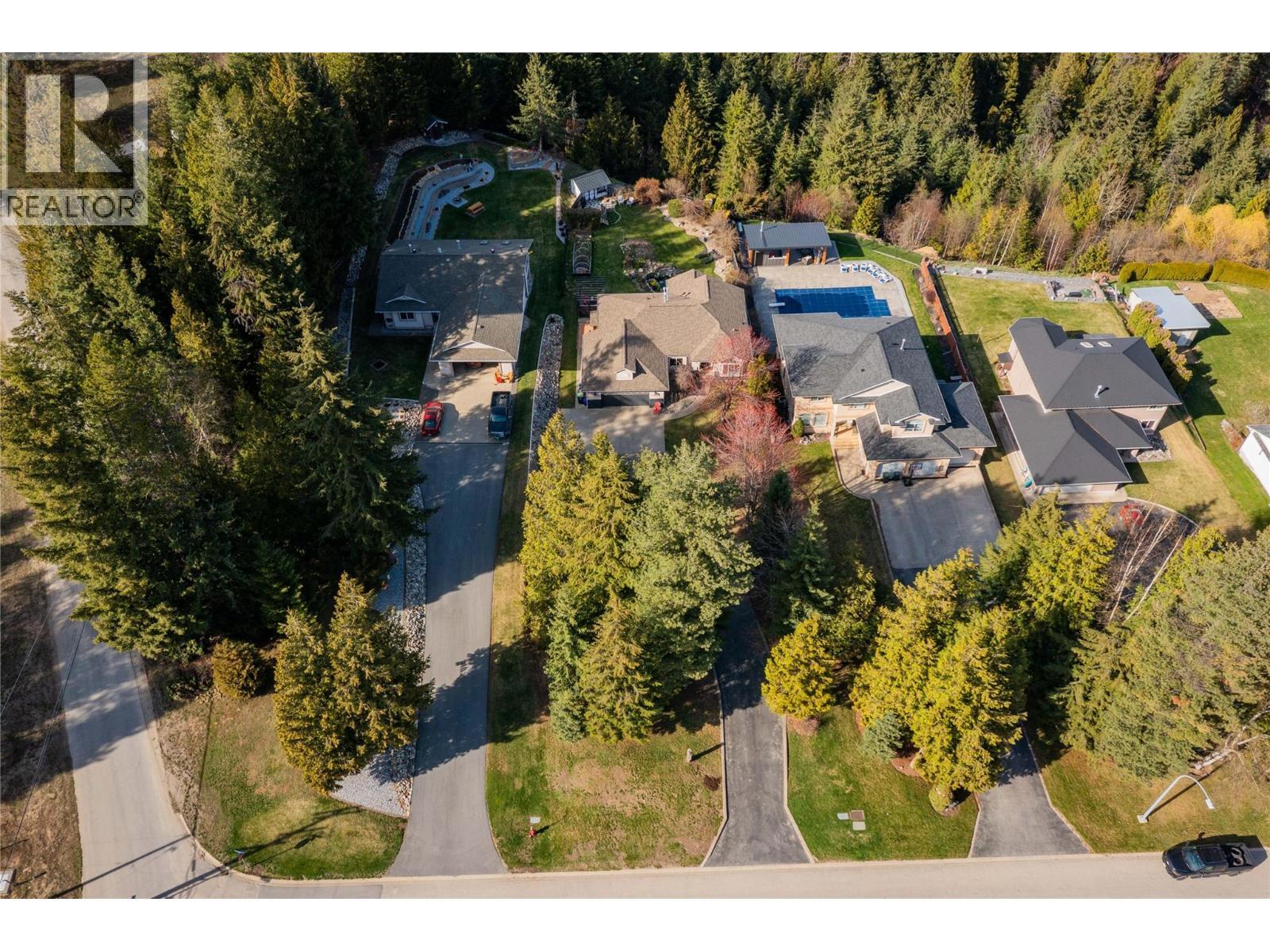 CASTLEGAR, British Columbia, V1N 3Z1, CA, 5 Bedrooms Bedrooms, ,3 BathroomsBathrooms,Residential,For Sale,1918005