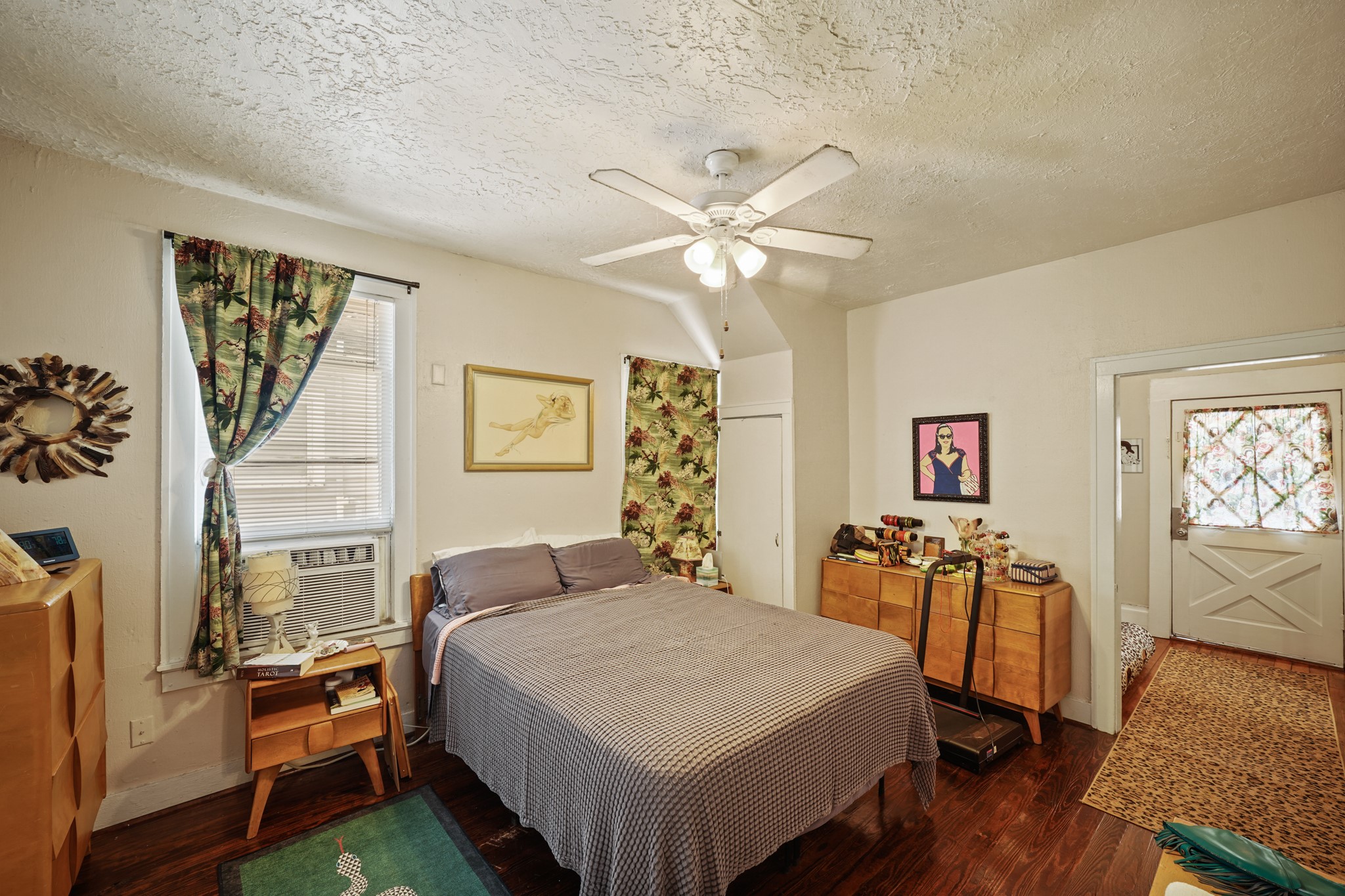 Houston, Texas, 77008, United States, 2 Bedrooms Bedrooms, ,1 BathroomBathrooms,Residential,For Sale,1868340