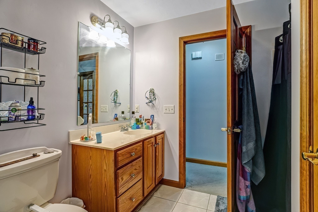 Southbridge, Massachusetts, 01550, United States, 3 Bedrooms Bedrooms, ,3 BathroomsBathrooms,Residential,For Sale,1930417