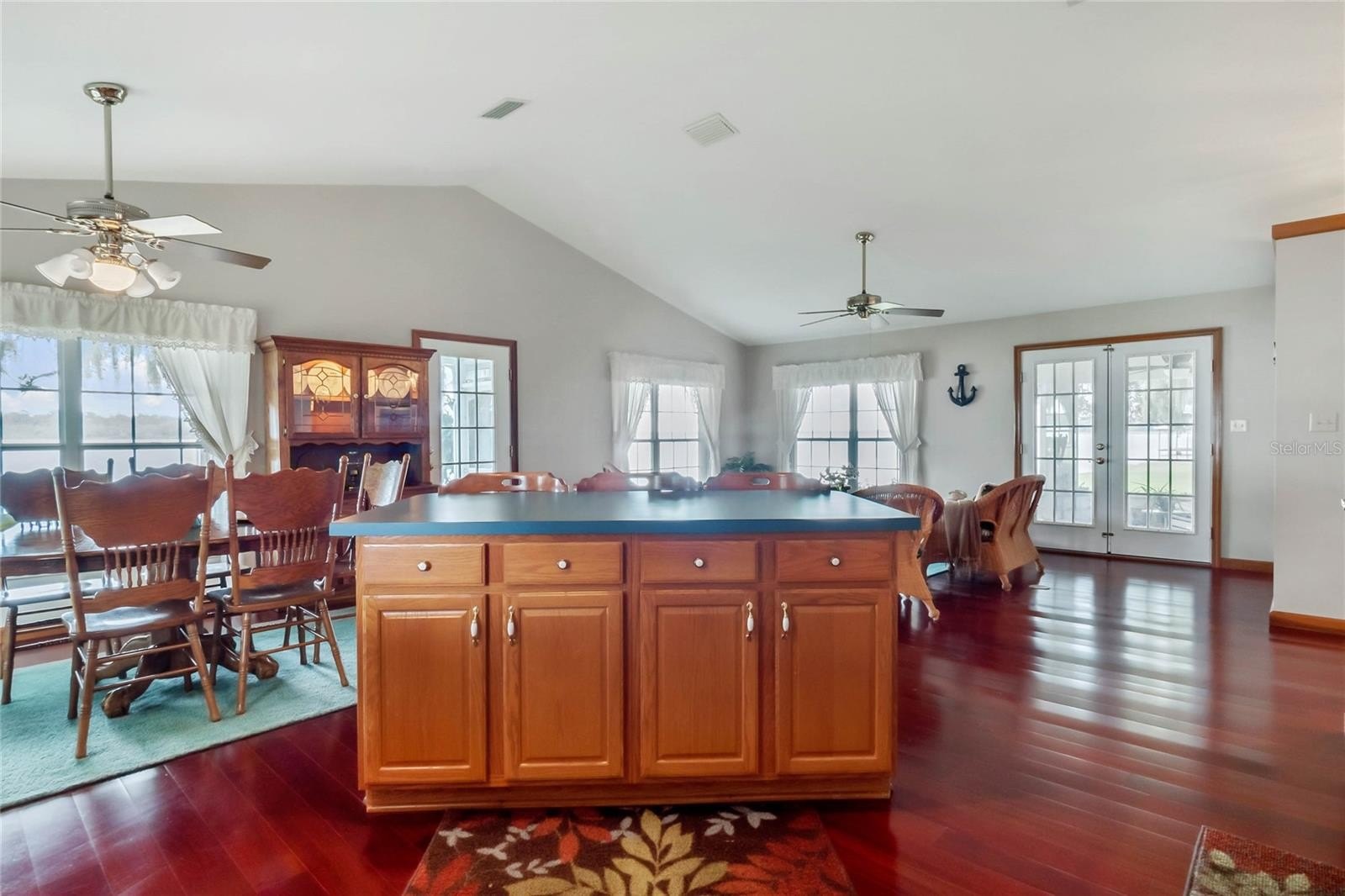 LAKE WALES, Florida, 33898, United States, 6 Bedrooms Bedrooms, ,5 BathroomsBathrooms,Residential,For Sale,1974565