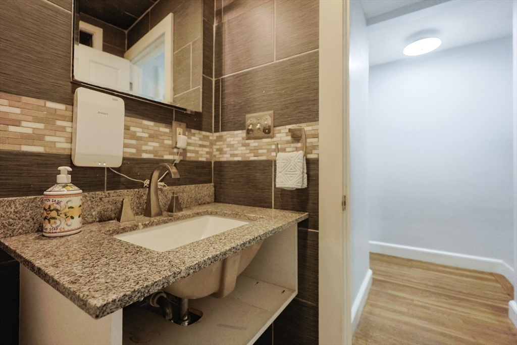 Swampscott, Massachusetts, 01907, United States, 3 Bedrooms Bedrooms, ,2 BathroomsBathrooms,Residential,For Sale,1984314