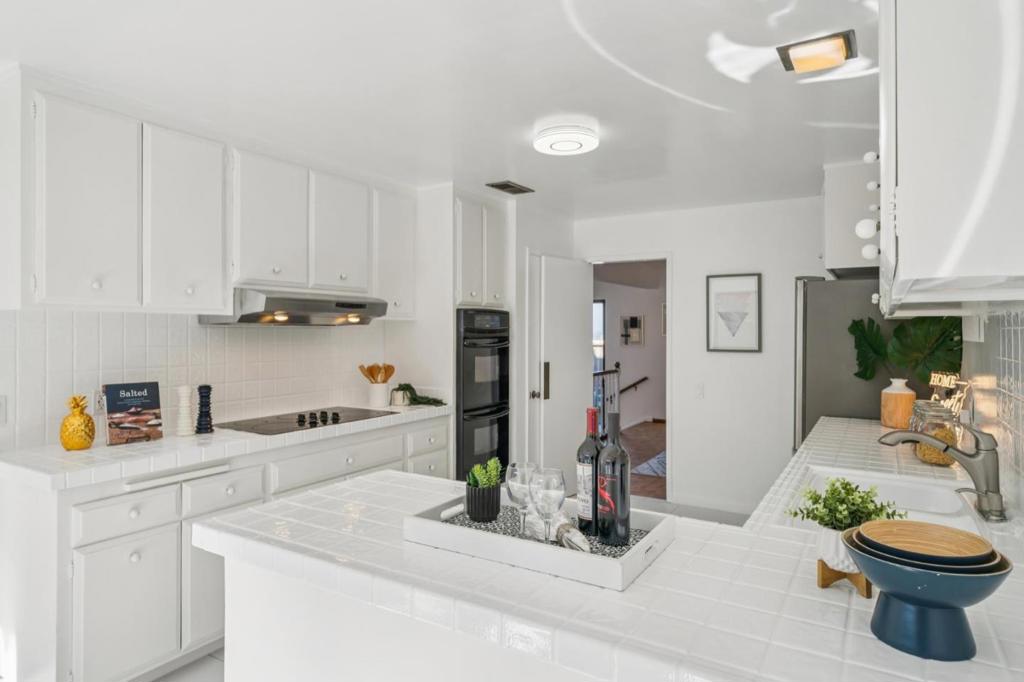 San Francisco, California, 94131, United States, 3 Bedrooms Bedrooms, ,3 BathroomsBathrooms,Residential,For Sale,1974039