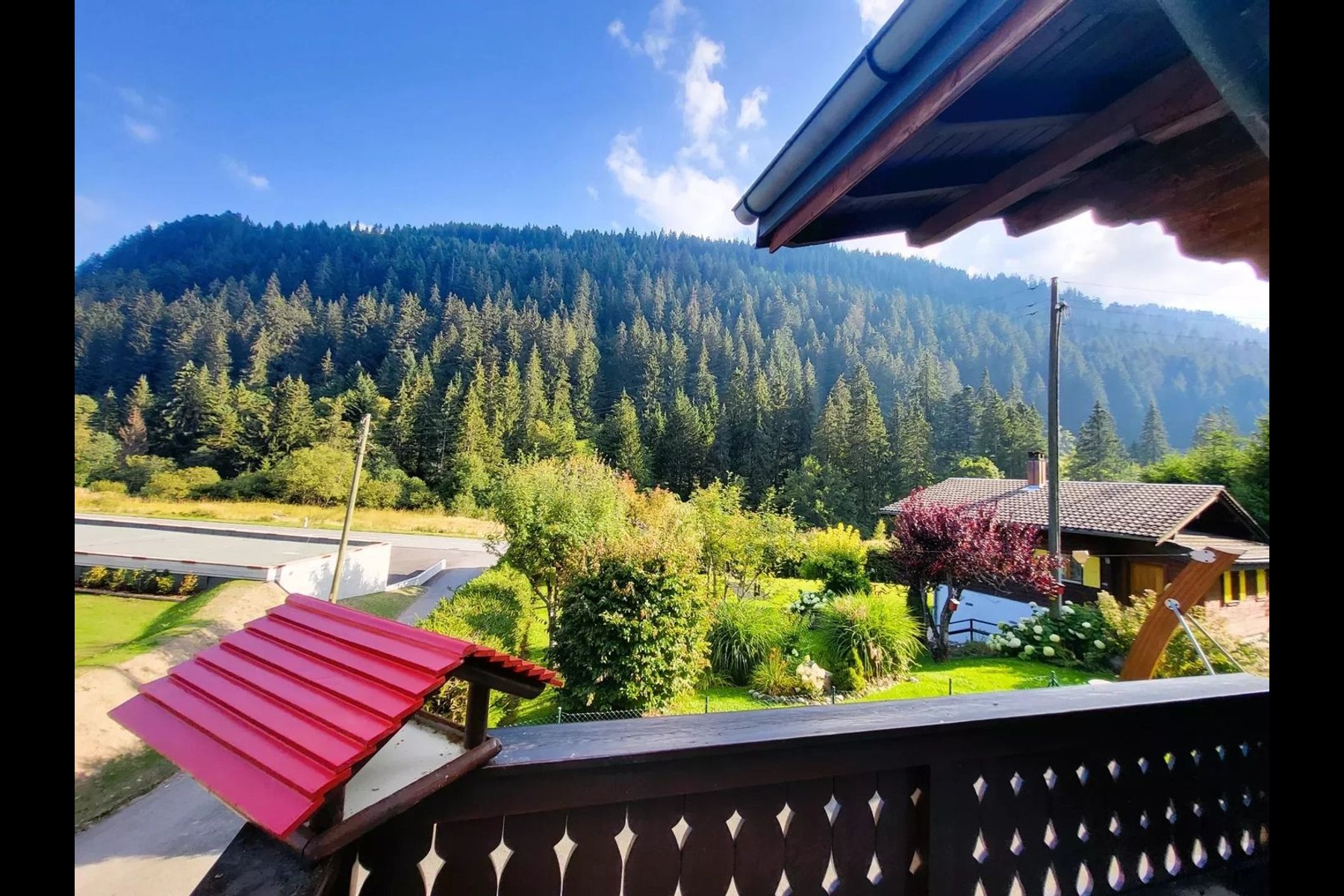  Spacious, perfectly maintained 6.5-room chalet with garden - 物件實景