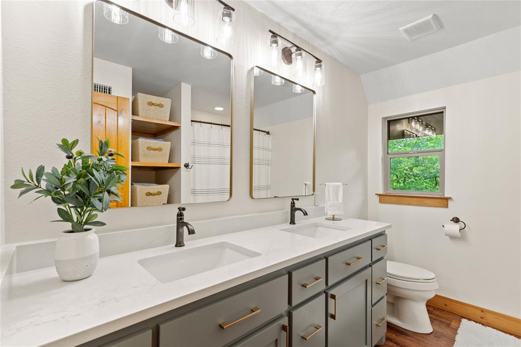 Pottsboro, Texas, 75076, United States, 5 Bedrooms Bedrooms, ,3 BathroomsBathrooms,Residential,For Sale,1794004