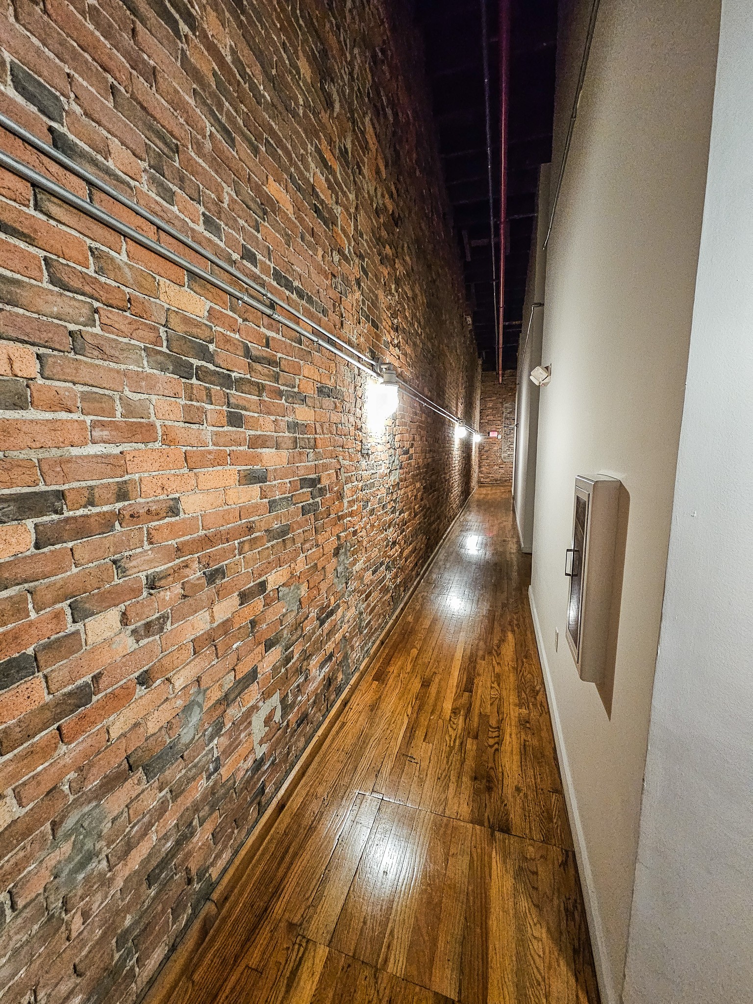 Nashville, Tennessee, 37219, United States, 2 Bedrooms Bedrooms, ,2 BathroomsBathrooms,Residential,For Sale,1743345